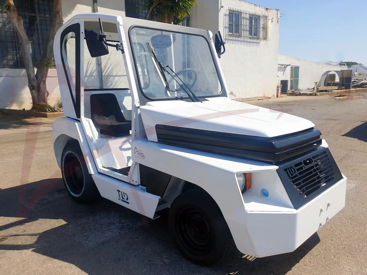 TLD TMX-20 - Tažný traktor pro zavazadla: obrázek 2 TLD TMX-20 - Tažný traktor pro zavazadla: obrázek 2