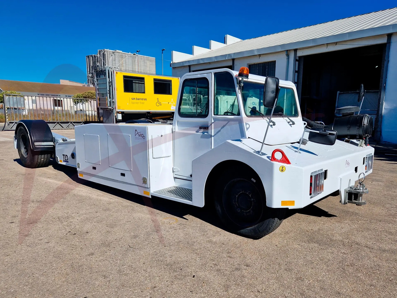 TLD TPX-200-MT - Tahač letadel: obrázek 2 TLD TPX-200-MT - Tahač letadel: obrázek 2