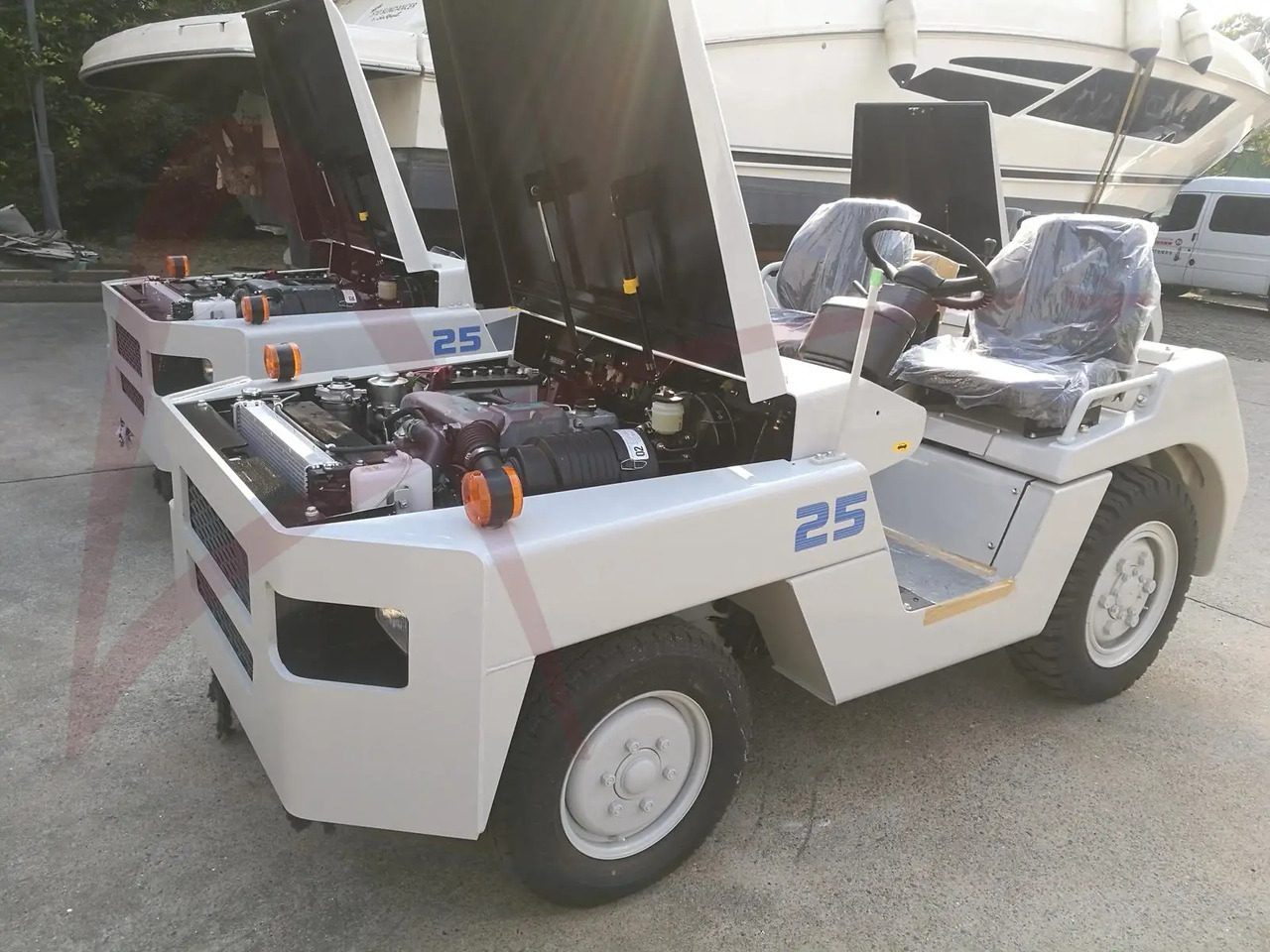 TOYOTA 52-2TD-25 - Tažný traktor pro zavazadla: obrázek 2 TOYOTA 52-2TD-25 - Tažný traktor pro zavazadla: obrázek 2