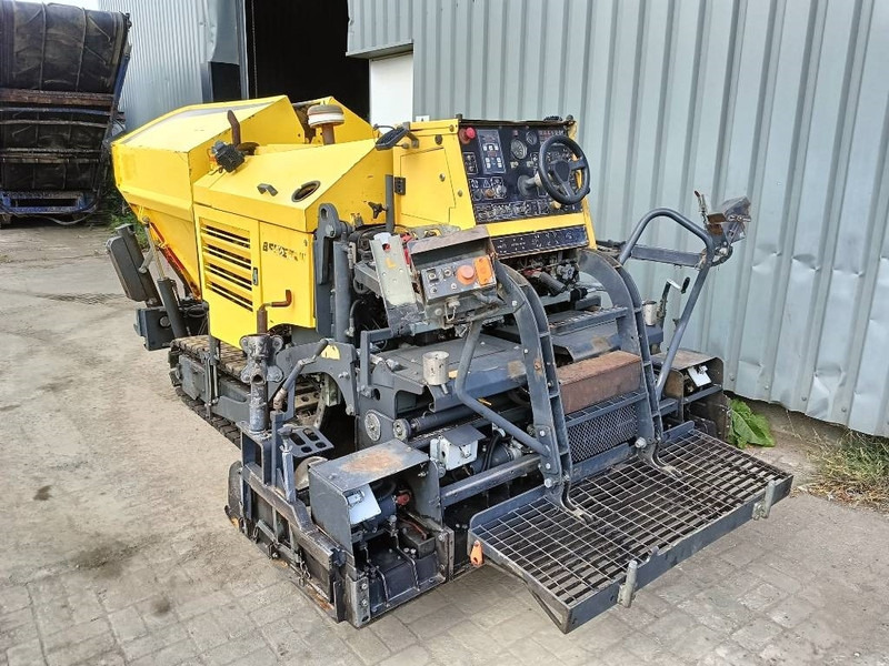 Bomag BF 223 C asfalteermachine asphalt paver dynamo - Finišér: obrázek 4 Bomag BF 223 C asfalteermachine asphalt paver dynamo - Finišér: obrázek 4