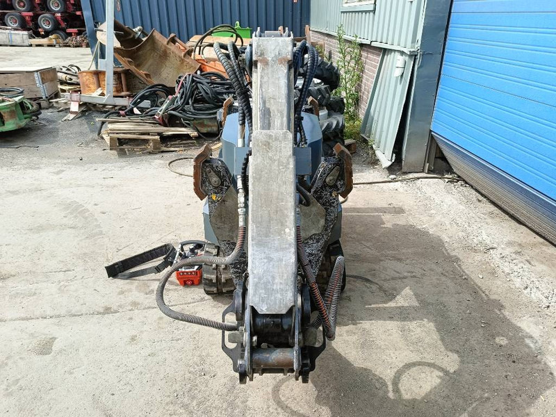 Pásové rýpadlo Brokk euroimplementos RDC1510 180 husqvarna robot remote: obrázek 7