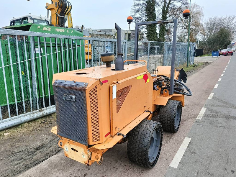 Case Maxi-Sneaker Maxi C c220 top cutter wheel paver - Rýhovač: obrázek 4 Case Maxi-Sneaker Maxi C c220 top cutter wheel paver - Rýhovač: obrázek 4