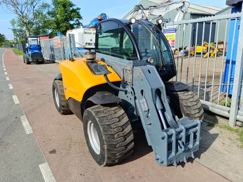 Giant 4548 Tendo verreiker 4,6 m 1,7 ton telehandler CE - Teleskopický manipulátor: obrázek 3 Giant 4548 Tendo verreiker 4,6 m 1,7 ton telehandler CE - Teleskopický manipulátor: obrázek 3