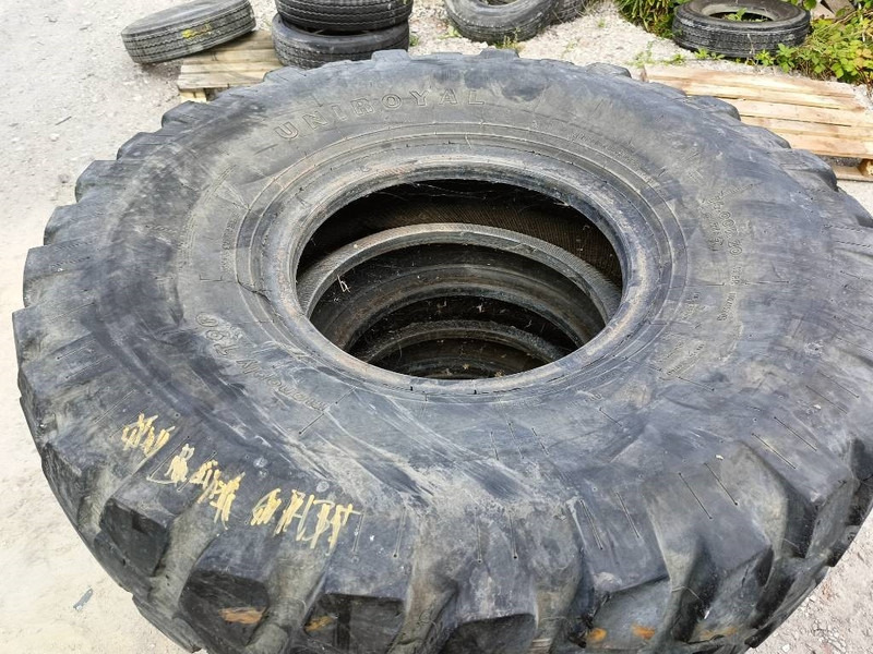 Pneumatiky a ráfky pro Stavební technika Michelin 12.00R20 , 14.00R20, 335/80R20 , 395/85R2 365/80R2: obrázek 11 Pneumatiky a ráfky pro Stavební technika Michelin 12.00R20 , 14.00R20, 335/80R20 , 395/85R2 365/80R2: obrázek 11