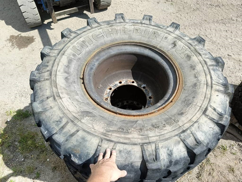Pneumatiky a ráfky pro Stavební technika Michelin 12.00R20 , 14.00R20, 335/80R20 , 395/85R2 365/80R2: obrázek 9 Pneumatiky a ráfky pro Stavební technika Michelin 12.00R20 , 14.00R20, 335/80R20 , 395/85R2 365/80R2: obrázek 9