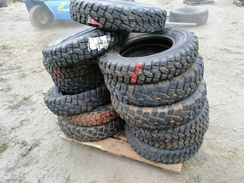 Michelin 6,50 R16 C 7,00R16 C 22/100R16 255/100R16 banden l - Pneumatiky a ráfky pro Stavební technika: obrázek 2 Michelin 6,50 R16 C 7,00R16 C 22/100R16 255/100R16 banden l - Pneumatiky a ráfky pro Stavební technika: obrázek 2