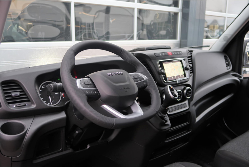 Iveco Daily 35S18HV 3.0 L2H2 AUT/ 2X SCHUIFDEUR/ CAMERA/ LED/ CRUISE/ CLIMA/ NAVI - Furgon: obrázek 2 Iveco Daily 35S18HV 3.0 L2H2 AUT/ 2X SCHUIFDEUR/ CAMERA/ LED/ CRUISE/ CLIMA/ NAVI - Furgon: obrázek 2