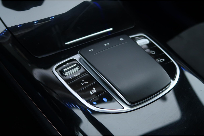 Mercedes-Benz EQC 400 4MATIC Business AMG 80 kWh PANO/ CAMERA/ LEDER/ TREKHAAK/ ETC. - SUV: obrázek 5 Mercedes-Benz EQC 400 4MATIC Business AMG 80 kWh PANO/ CAMERA/ LEDER/ TREKHAAK/ ETC. - SUV: obrázek 5