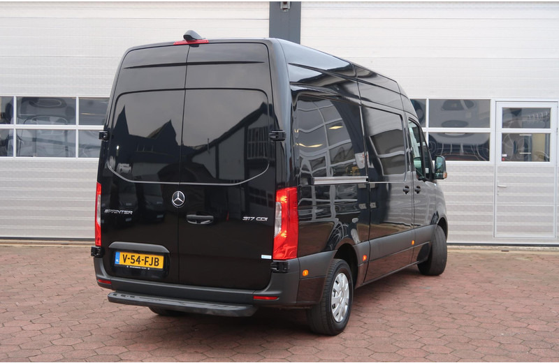 Mercedes-Benz Sprinter 317 CDI L2H2 AUT/ 3.5T/ CAMERA/ MBUX/ CRUISE/ AIRCO - Furgon: obrázek 3 Mercedes-Benz Sprinter 317 CDI L2H2 AUT/ 3.5T/ CAMERA/ MBUX/ CRUISE/ AIRCO - Furgon: obrázek 3