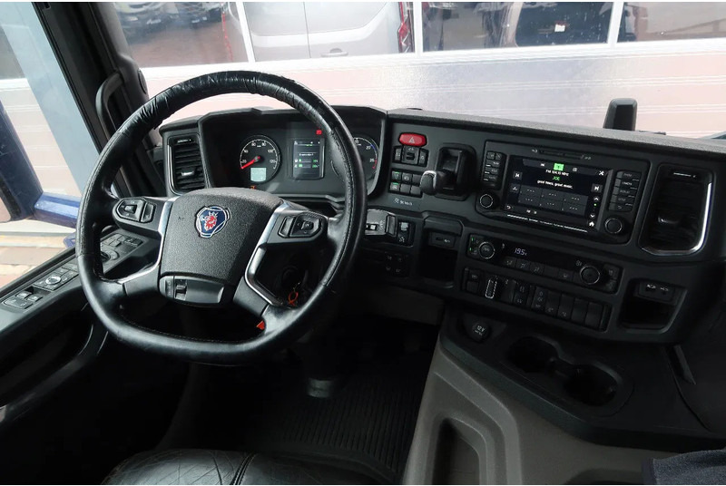 Tahač Scania P500 6x2/ FULL AIR/ HYDRAULIC/ LEATHER/ 2.950 WB/ DIFF LOCK/ SLIDE DISH: obrázek 9