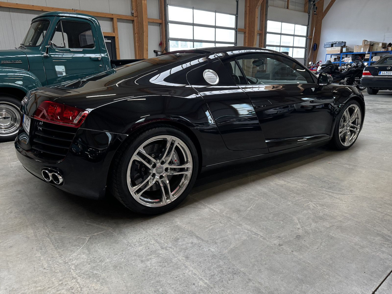 Audi R8 4.2 FSI V8 quattro Coupé - Osobní auto: obrázek 5 Audi R8 4.2 FSI V8 quattro Coupé - Osobní auto: obrázek 5
