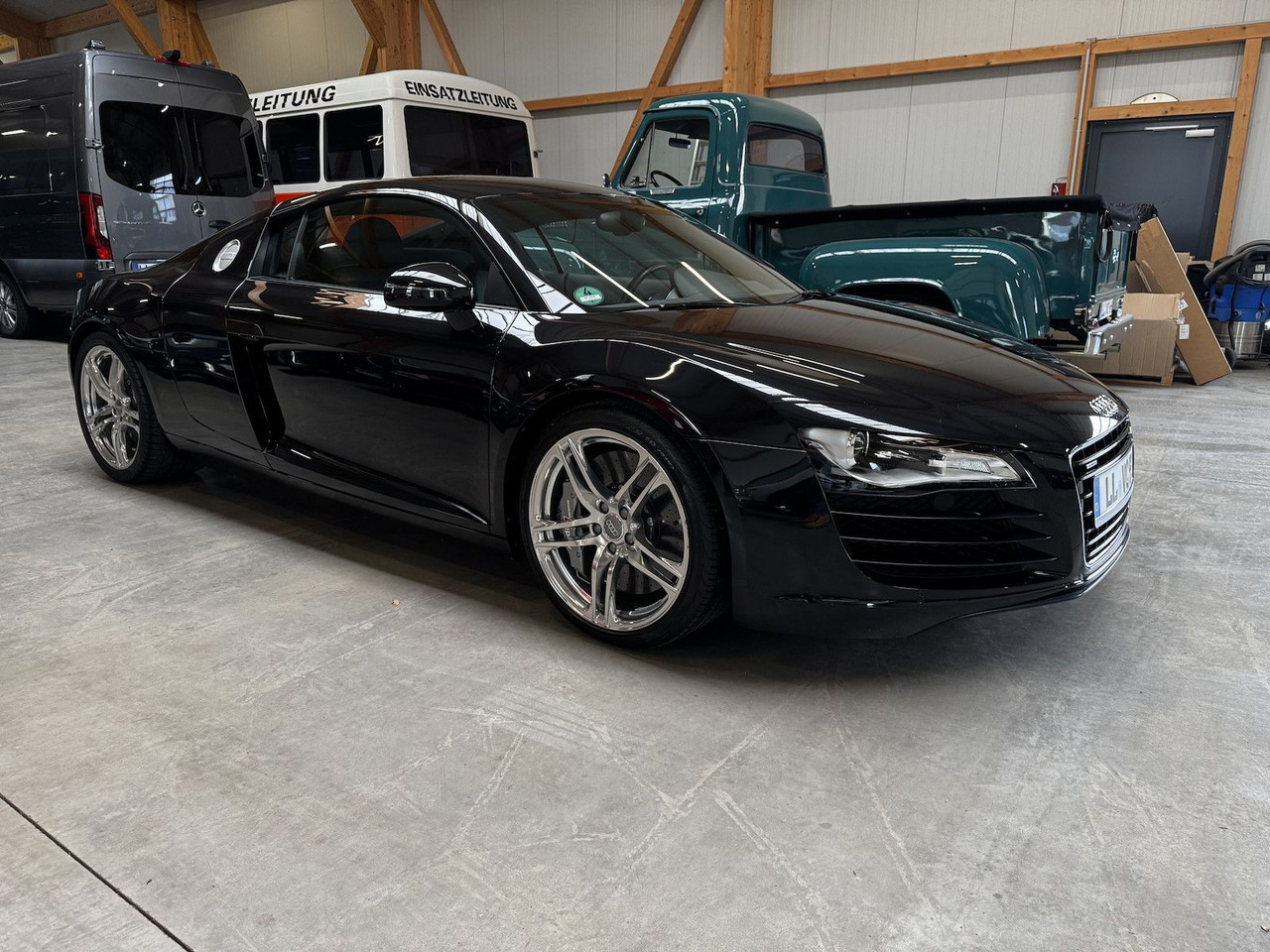 Audi R8 4.2 FSI V8 quattro Coupé - Osobní auto: obrázek 4 Audi R8 4.2 FSI V8 quattro Coupé - Osobní auto: obrázek 4