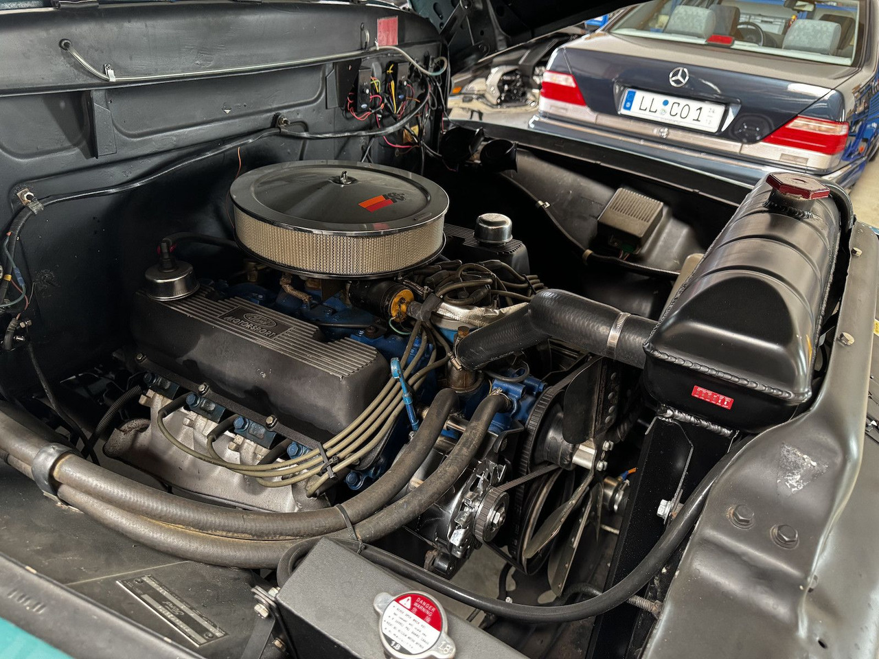 SUV Ford F 100 V8 PickUp Custom Cab Top!: obrázek 24
