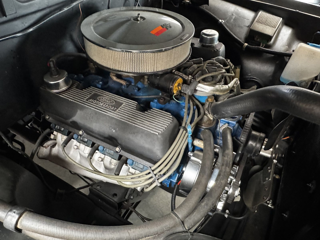 SUV Ford F 100 V8 PickUp Custom Cab Top!: obrázek 25
