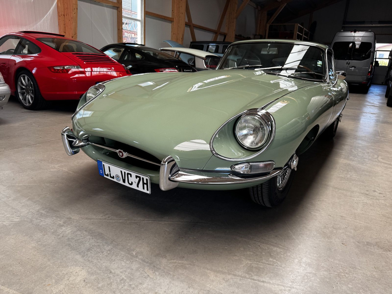 Jaguar E-Type 4.2 Litre Serie 1.5 FHC - Osobní auto: obrázek 2 Jaguar E-Type 4.2 Litre Serie 1.5 FHC - Osobní auto: obrázek 2