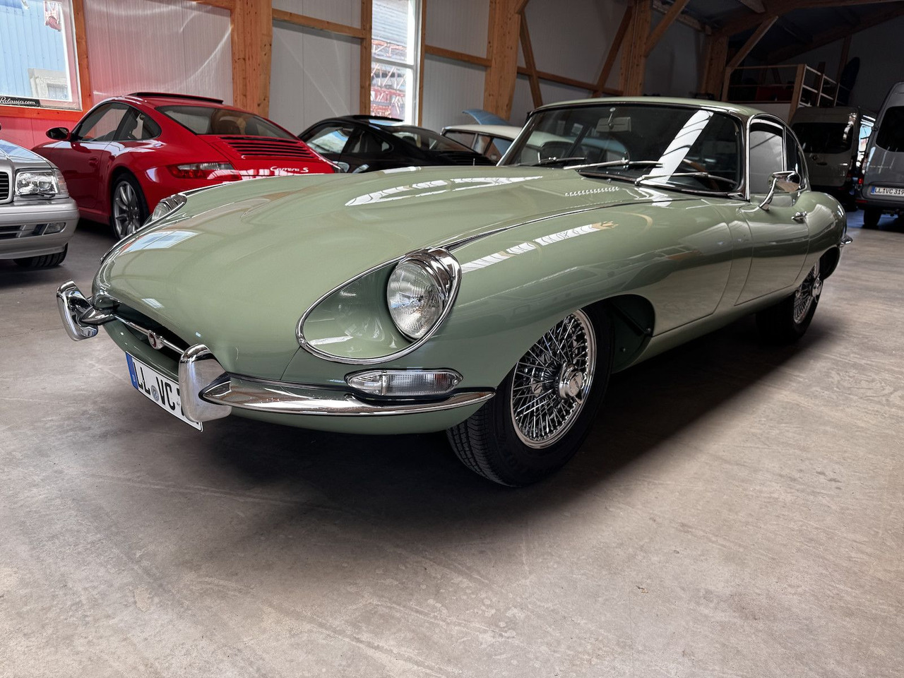Jaguar E-Type 4.2 Litre Serie 1.5 FHC - Osobní auto: obrázek 1 Jaguar E-Type 4.2 Litre Serie 1.5 FHC - Osobní auto: obrázek 1
