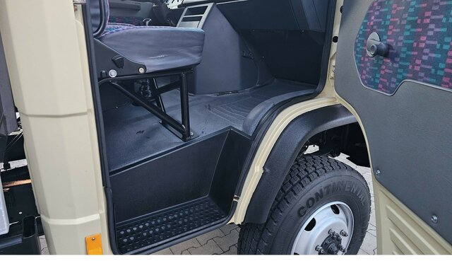 MERCEDES-BENZ 814 D T2 Vario 4x4 Allrad Topzustand! - Dodávka valník: obrázek 4 MERCEDES-BENZ 814 D T2 Vario 4x4 Allrad Topzustand! - Dodávka valník: obrázek 4