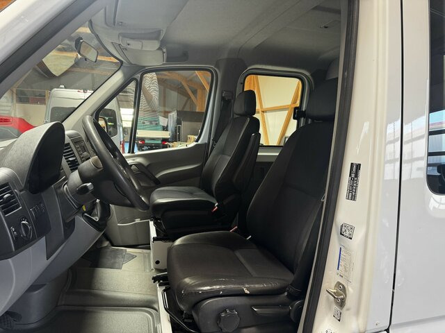 MERCEDES-BENZ Sprinter 316 CDI Doka 4x4 Allrad Plane - Plachtová dodávka, Dodávka s dvojitou kabinou: obrázek 4 MERCEDES-BENZ Sprinter 316 CDI Doka 4x4 Allrad Plane - Plachtová dodávka, Dodávka s dvojitou kabinou: obrázek 4