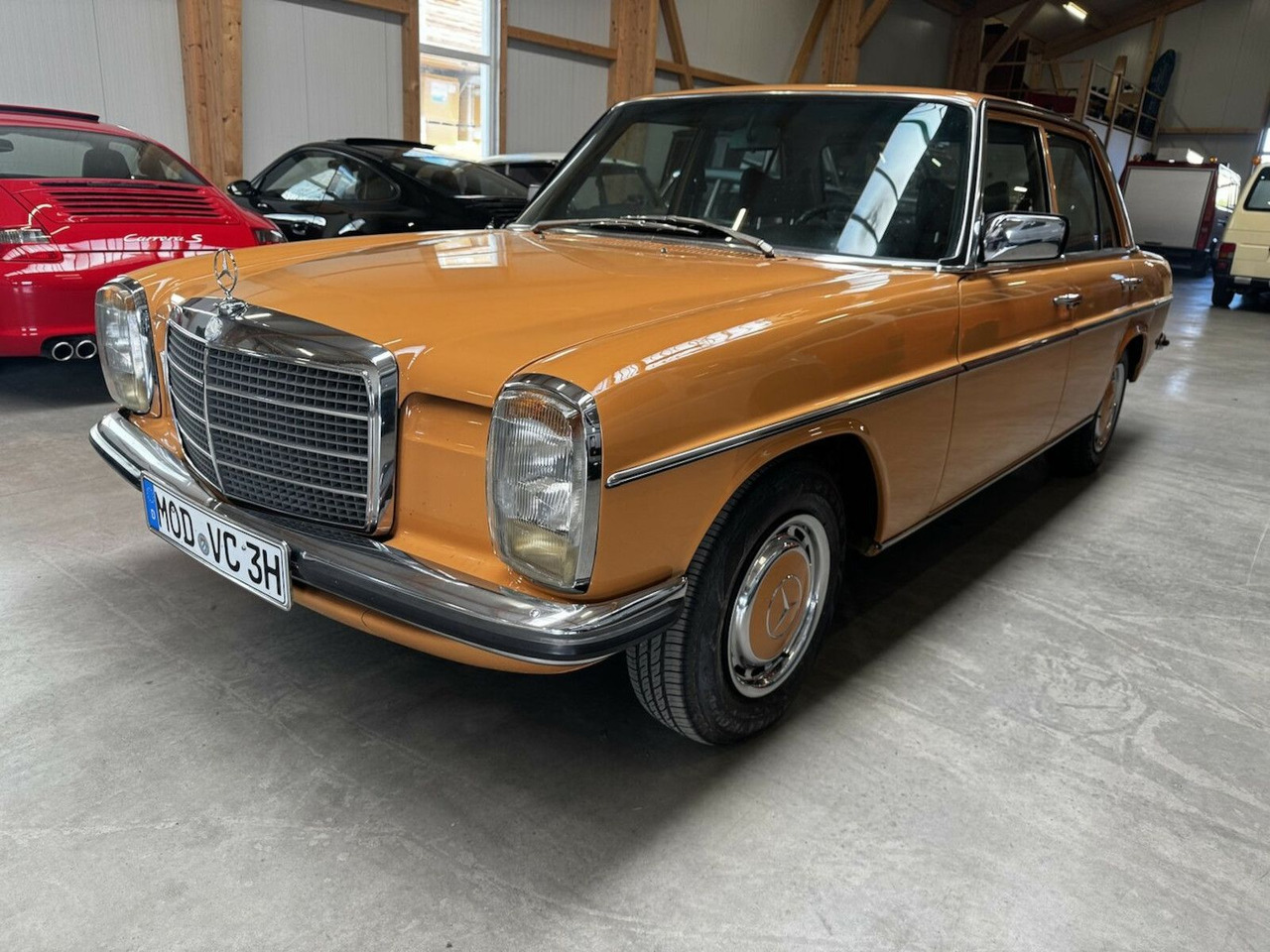 Mercedes-Benz 200 D/8 - Sedan: obrázek 1 Mercedes-Benz 200 D/8 - Sedan: obrázek 1