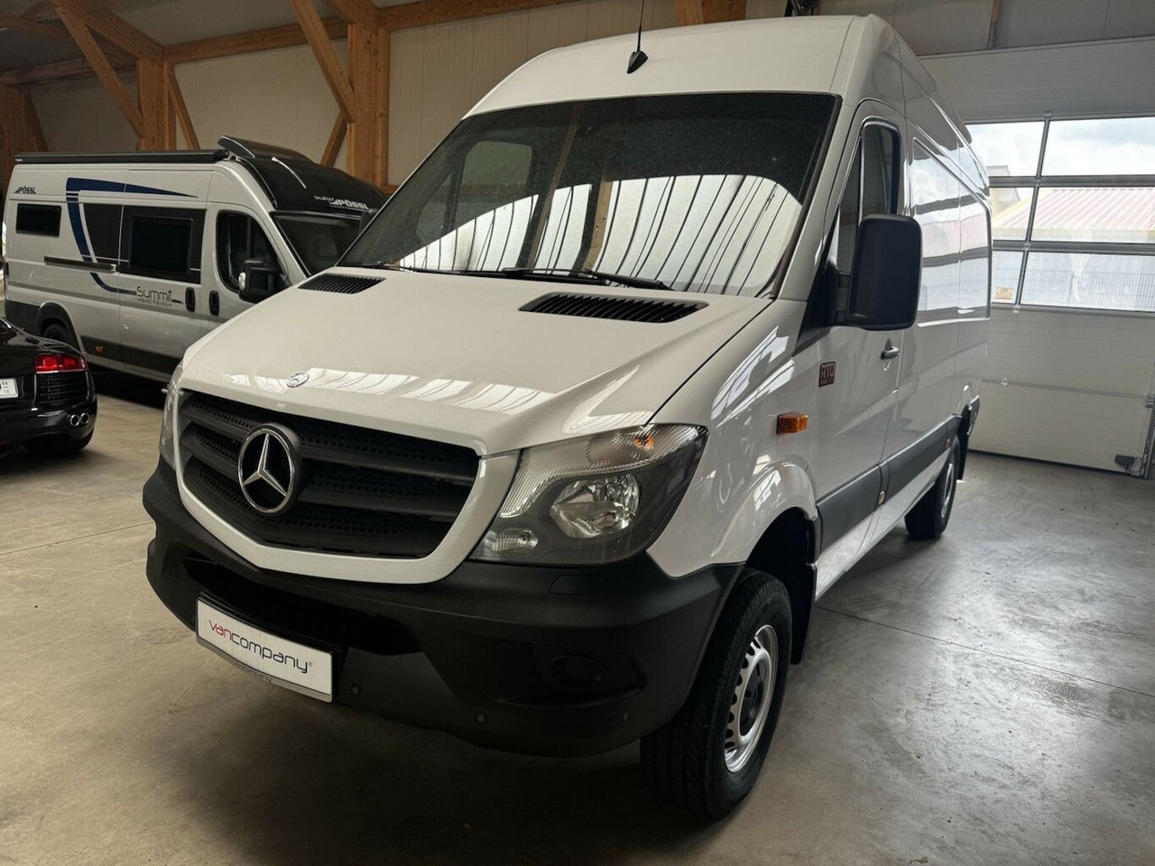 Mercedes-Benz Sprinter 319 CDI 4x4 3.0 V6 Untersetzung 1a! - Obytná dodávka: obrázek 2 Mercedes-Benz Sprinter 319 CDI 4x4 3.0 V6 Untersetzung 1a! - Obytná dodávka: obrázek 2