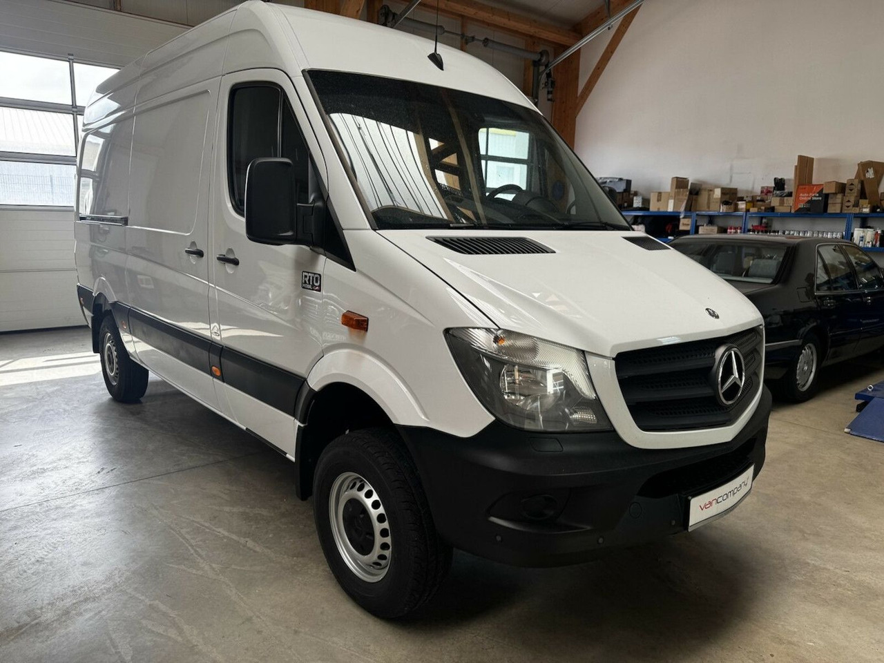 Mercedes-Benz Sprinter 319 CDI 4x4 3.0 V6 Untersetzung 1a! - Obytná dodávka: obrázek 3 Mercedes-Benz Sprinter 319 CDI 4x4 3.0 V6 Untersetzung 1a! - Obytná dodávka: obrázek 3