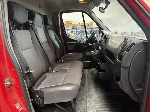 RENAULT Master 2.3 HDI L2 Pritsche Plane - Plachtová dodávka: obrázek 3 RENAULT Master 2.3 HDI L2 Pritsche Plane - Plachtová dodávka: obrázek 3
