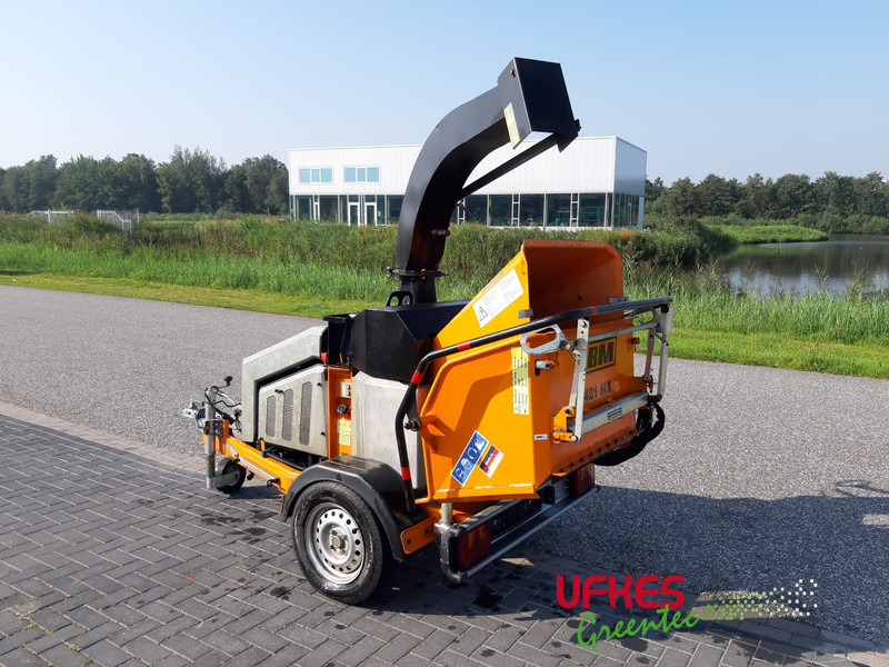 JBM 421 MX - Štěpkovač: obrázek 1 JBM 421 MX - Štěpkovač: obrázek 1