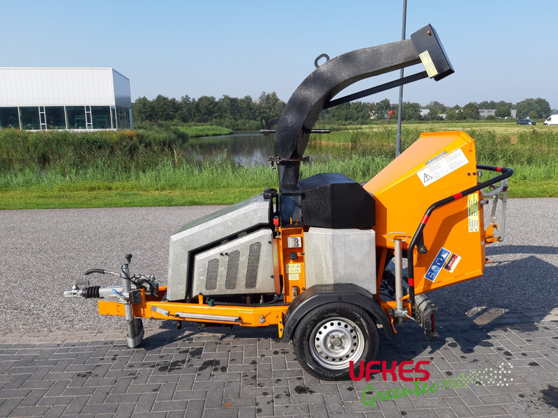 JBM 421 MX - Štěpkovač: obrázek 2 JBM 421 MX - Štěpkovač: obrázek 2