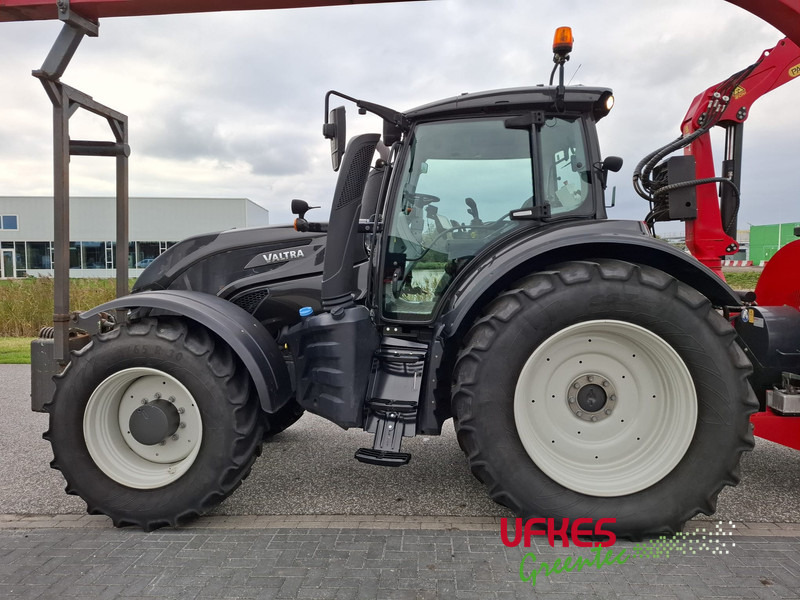 Valtra T 234 Direct TwinTrac - Traktor: obrázek 2 Valtra T 234 Direct TwinTrac - Traktor: obrázek 2