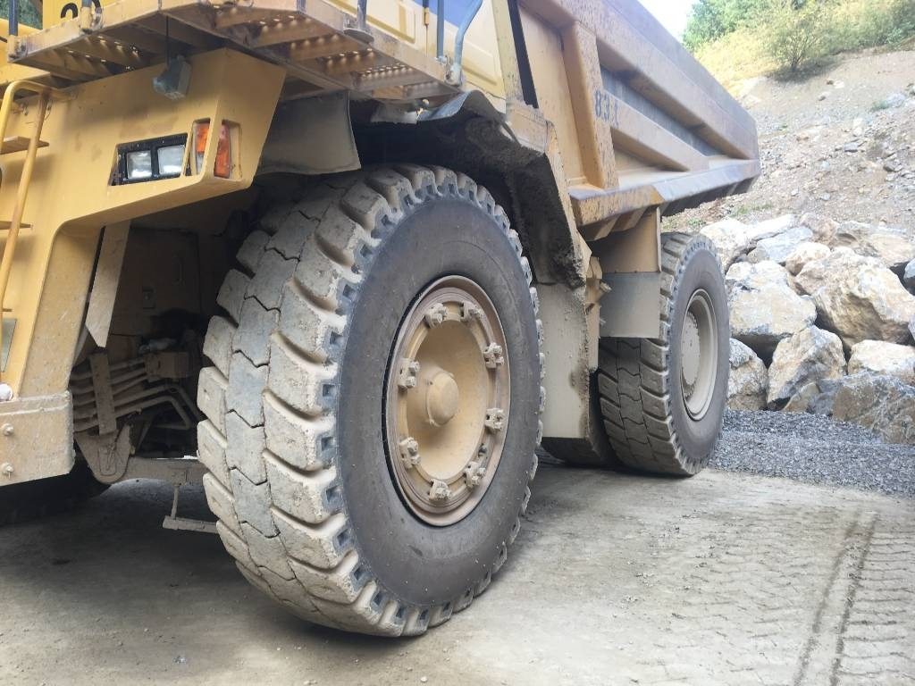 Komatsu HD 785-3 - Pevný dempr: obrázek 2 Komatsu HD 785-3 - Pevný dempr: obrázek 2