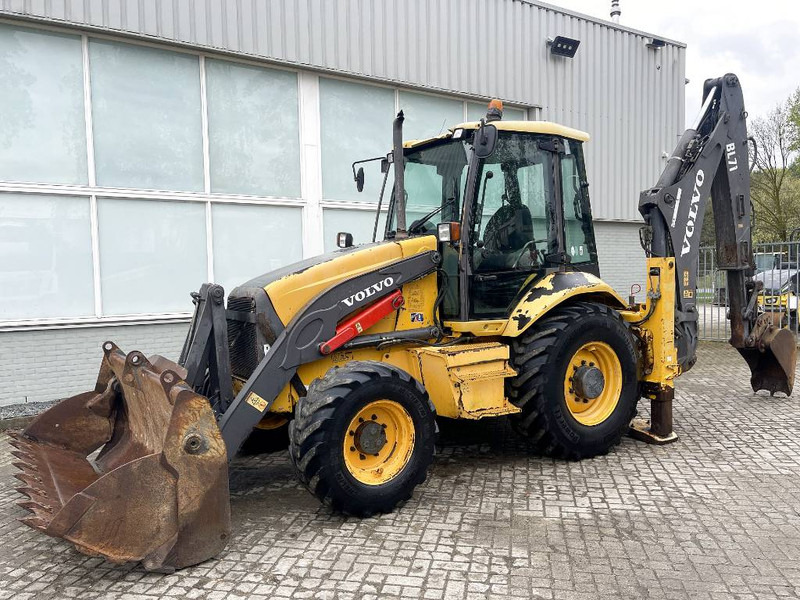 Volvo BL71 CE - Rýpadlo-nakladač: obrázek 1 Volvo BL71 CE - Rýpadlo-nakladač: obrázek 1