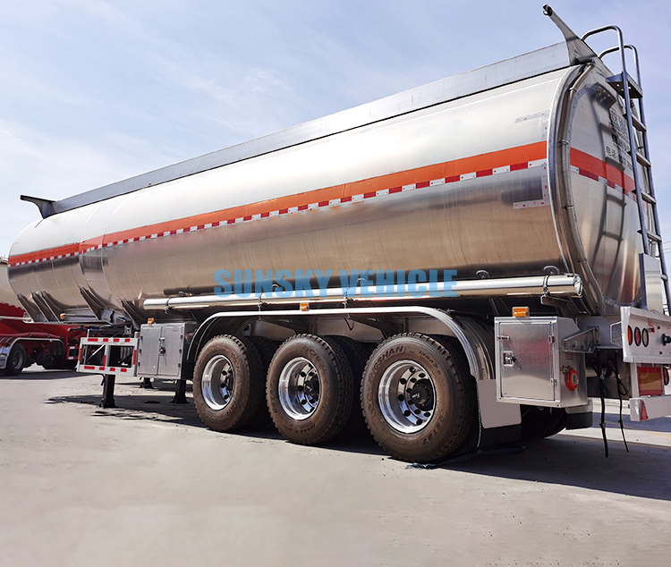 SUNSKY Fuel Tank Trailer - Cisternový návěs: obrázek 5 SUNSKY Fuel Tank Trailer - Cisternový návěs: obrázek 5
