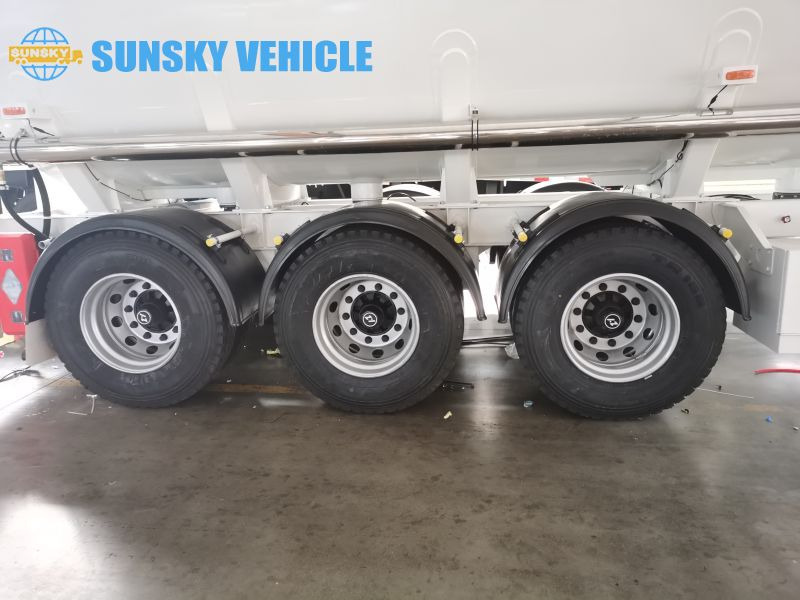 SUNSKY Fuel Tanker for sale - Cisternový návěs: obrázek 4 SUNSKY Fuel Tanker for sale - Cisternový návěs: obrázek 4