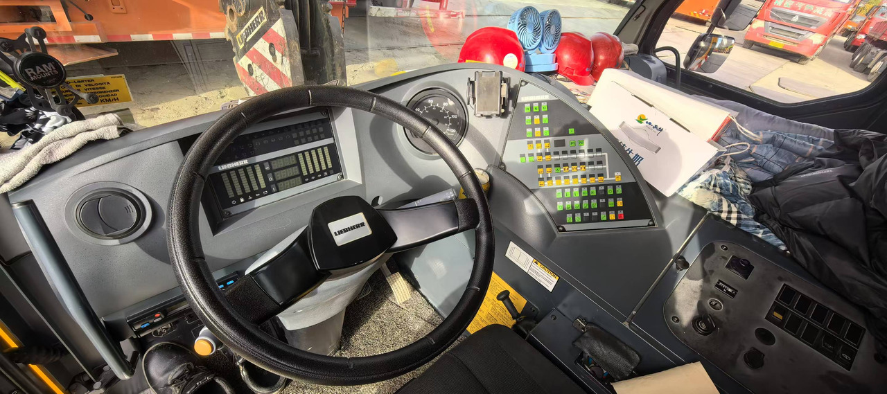 LIEBHERR Second Hand Mobile Crane 500 Ton LTM1500 Hydraulic Crane With High Quality - Autojeřáb: obrázek 4 LIEBHERR Second Hand Mobile Crane 500 Ton LTM1500 Hydraulic Crane With High Quality - Autojeřáb: obrázek 4