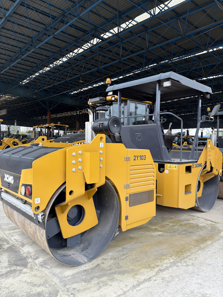 XCMG 8 ton 2Y103 double drum used vibratory road roller compactor 2022 - Silniční válec: obrázek 3 XCMG 8 ton 2Y103 double drum used vibratory road roller compactor 2022 - Silniční válec: obrázek 3