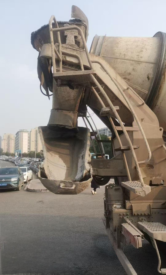 XCMG Factory Concrete Truck Mixer Drum 12m³ G4804B Concrete Machinery Mobile cConcrete Mixer Truck - Autodomíchávač: obrázek 5 XCMG Factory Concrete Truck Mixer Drum 12m³ G4804B Concrete Machinery Mobile cConcrete Mixer Truck - Autodomíchávač: obrázek 5