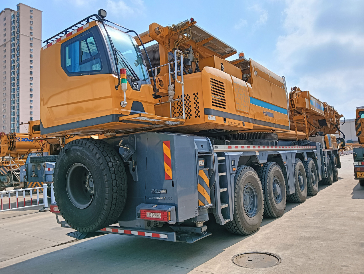 XCMG Manufacturer Second Hand Hydraulic Crane XCA600 600 Ton All Terrain Cranes Price - Univerzální autojeřáb: obrázek 4 XCMG Manufacturer Second Hand Hydraulic Crane XCA600 600 Ton All Terrain Cranes Price - Univerzální autojeřáb: obrázek 4