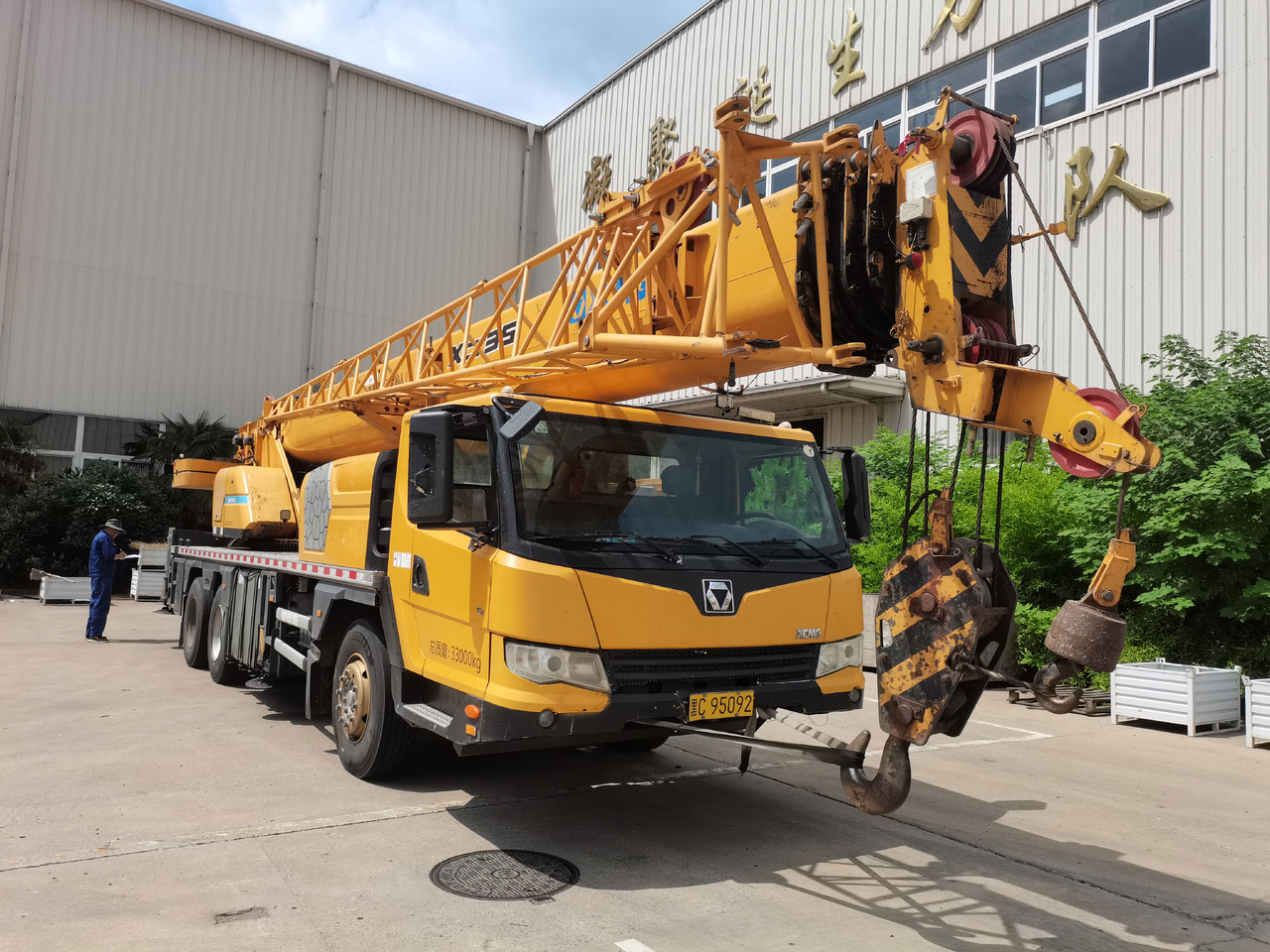 XCMG Manufacturer Second Hand Truck Crane 25 Tons XCT25L5 Mini Mobile Crane With Best Sale - Autojeřáb: obrázek 2 XCMG Manufacturer Second Hand Truck Crane 25 Tons XCT25L5 Mini Mobile Crane With Best Sale - Autojeřáb: obrázek 2