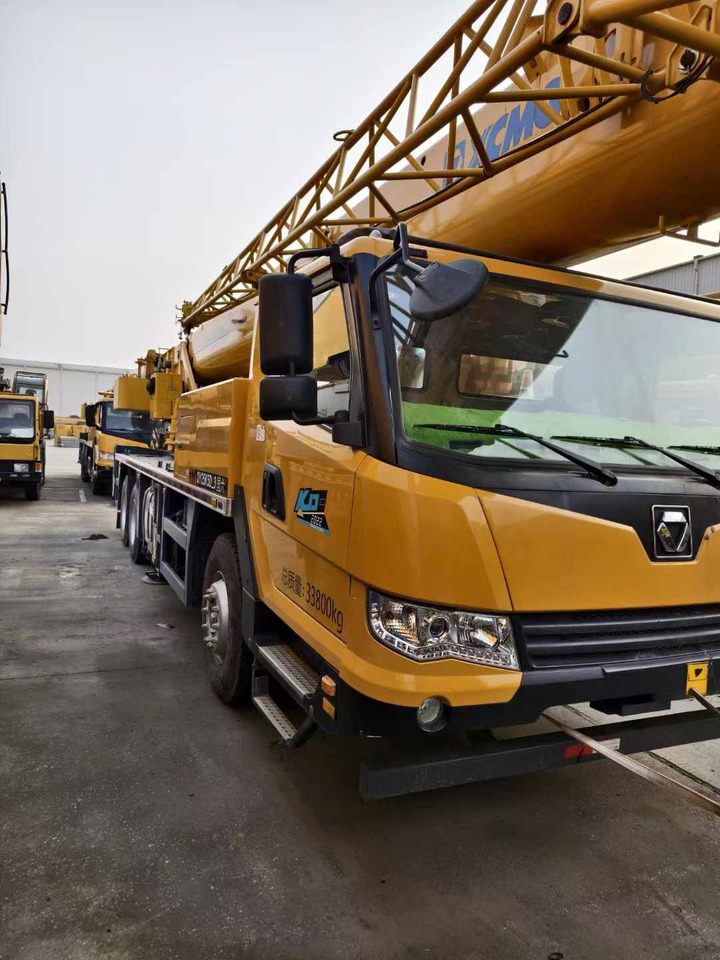 XCMG Official 25 Ton Small Truck Crane QY25K5D-3 Used Mobile Crane Machine With Cheap Price - Autojeřáb: obrázek 2 XCMG Official 25 Ton Small Truck Crane QY25K5D-3 Used Mobile Crane Machine With Cheap Price - Autojeřáb: obrázek 2