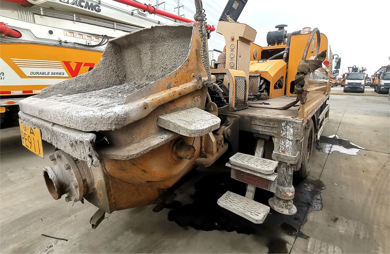 XCMG Official Construction Building Machine HBC10022V Used Truck Mounted Line Concrete Pump Price - Betonářská technika: obrázek 4 XCMG Official Construction Building Machine HBC10022V Used Truck Mounted Line Concrete Pump Price - Betonářská technika: obrázek 4