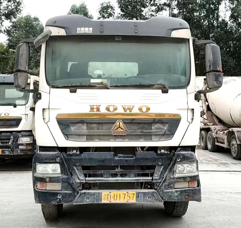 XCMG Official G4804B 12cubic Used Hydraulic Diesel Concrete Mixer Truck Second Hand Cement Mixers Sale - Autodomíchávač: obrázek 3 XCMG Official G4804B 12cubic Used Hydraulic Diesel Concrete Mixer Truck Second Hand Cement Mixers Sale - Autodomíchávač: obrázek 3