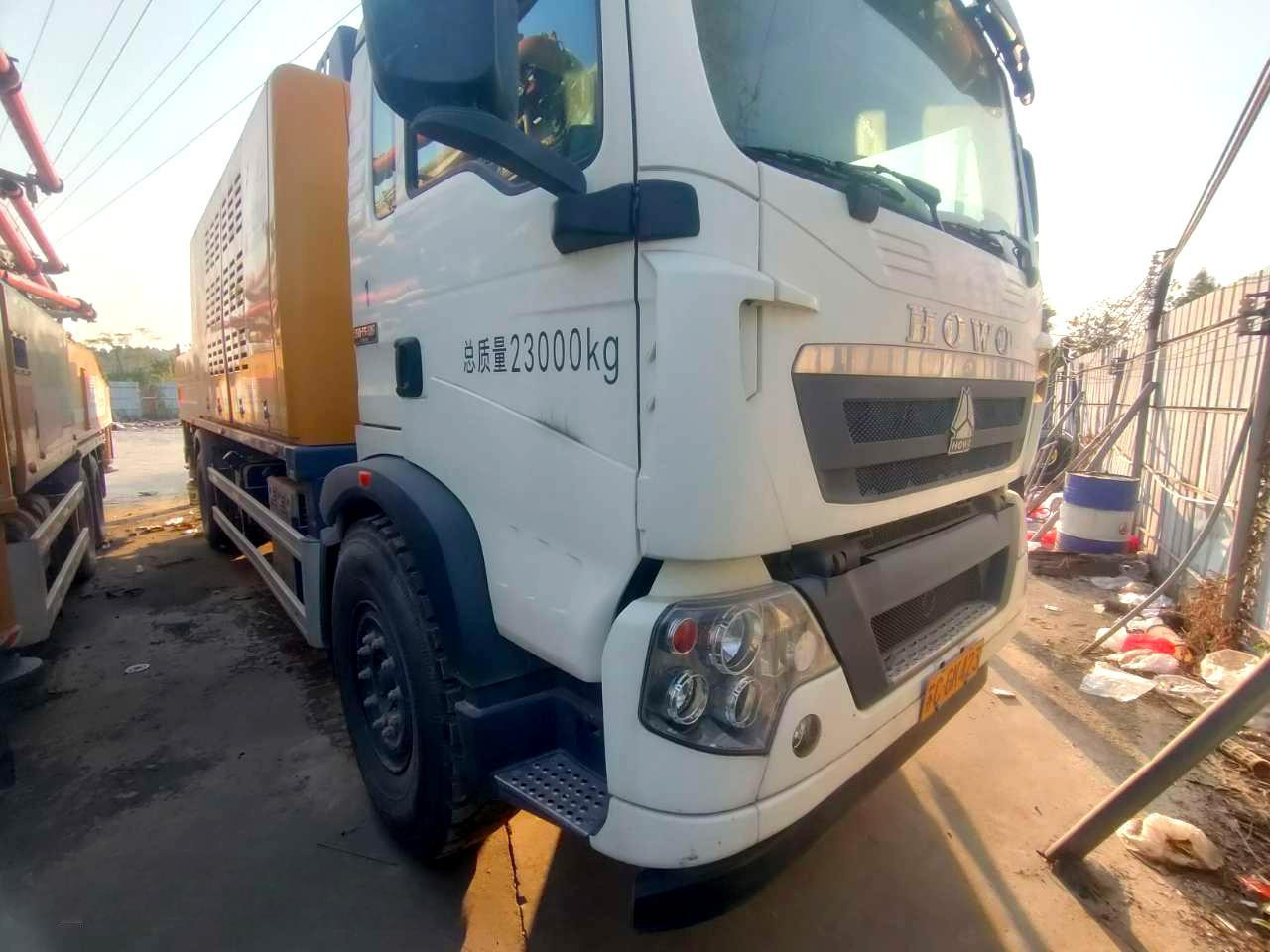 XCMG Official HBC10050V Second Hand Truck Mounted Line Concrete Pump With High Quality - Betonářská technika: obrázek 3 XCMG Official HBC10050V Second Hand Truck Mounted Line Concrete Pump With High Quality - Betonářská technika: obrázek 3