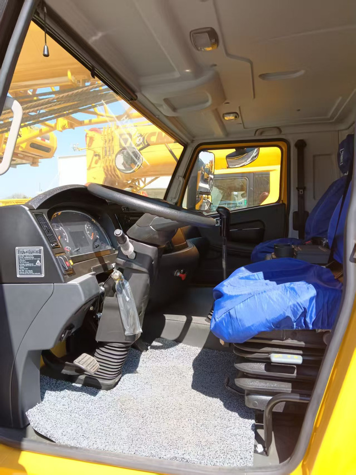 XCMG Official Second Hand 50 Ton Mobile Crane QY50K5D _5 Hydraulic Truck Mounted Crane Price For Sale - Autojeřáb: obrázek 3 XCMG Official Second Hand 50 Ton Mobile Crane QY50K5D _5 Hydraulic Truck Mounted Crane Price For Sale - Autojeřáb: obrázek 3