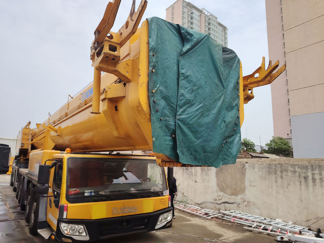 XCMG Official Second Hand Construction Big Crane QAY650A 650 Tons All Terrain Cranes With Good Condition - Univerzální autojeřáb: obrázek 2 XCMG Official Second Hand Construction Big Crane QAY650A 650 Tons All Terrain Cranes With Good Condition - Univerzální autojeřáb: obrázek 2