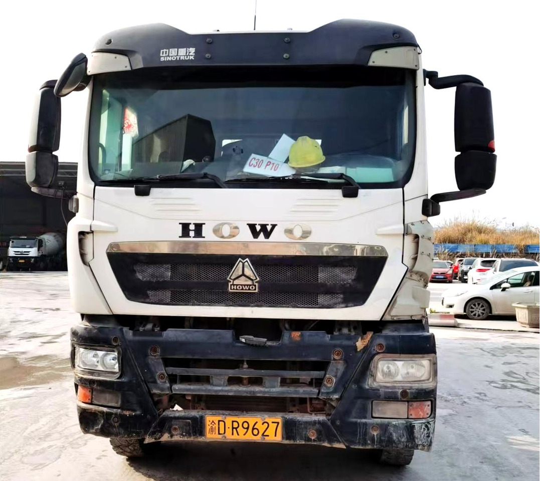 XCMG Official Second Hand G4804B HOWO Concrete Mixer Truck 12 Cubic Hydraulic Concrete Mixer Price List - Autodomíchávač: obrázek 3 XCMG Official Second Hand G4804B HOWO Concrete Mixer Truck 12 Cubic Hydraulic Concrete Mixer Price List - Autodomíchávač: obrázek 3