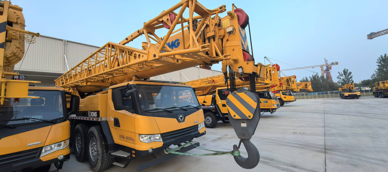 XCMG Official Second Hand Hydraulic Truck Crane QY75K 75ton Mobile Crane For Sale - Autojeřáb: obrázek 3 XCMG Official Second Hand Hydraulic Truck Crane QY75K 75ton Mobile Crane For Sale - Autojeřáb: obrázek 3