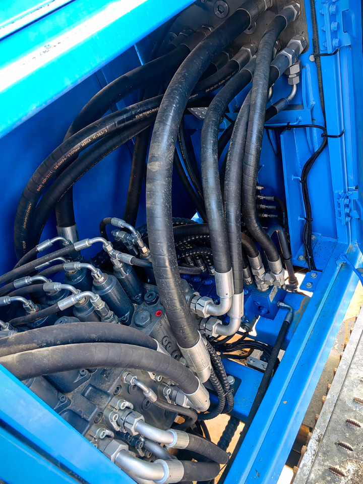 XCMG Official Second Hand XR240E 80m Rotary Drilling Rig Machine Hot Sale - Vrtná souprava: obrázek 5 XCMG Official Second Hand XR240E 80m Rotary Drilling Rig Machine Hot Sale - Vrtná souprava: obrázek 5