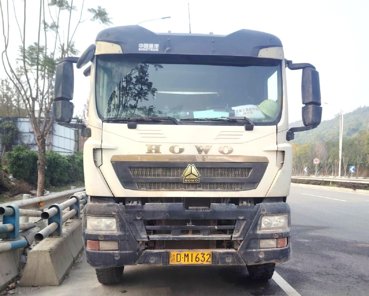 XCMG Official Used 12m³ Volumetric Concrete Mixer Truck G4804B Large Cement Mixer Hot Sale - Autodomíchávač: obrázek 3 XCMG Official Used 12m³ Volumetric Concrete Mixer Truck G4804B Large Cement Mixer Hot Sale - Autodomíchávač: obrázek 3