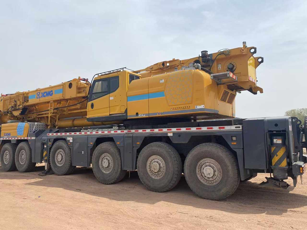 XCMG Official Used All Terrain Crane XCA300-1 300 Ton Mobile Crane Price - Univerzální autojeřáb: obrázek 3 XCMG Official Used All Terrain Crane XCA300-1 300 Ton Mobile Crane Price - Univerzální autojeřáb: obrázek 3