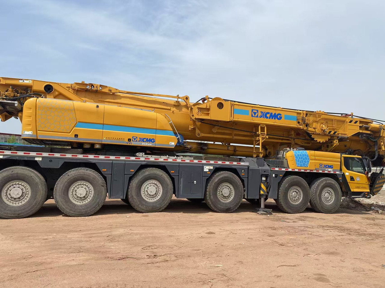 XCMG Official Used All Terrain Crane XCA300-1 300 Ton Mobile Crane Price - Univerzální autojeřáb: obrázek 4 XCMG Official Used All Terrain Crane XCA300-1 300 Ton Mobile Crane Price - Univerzální autojeřáb: obrázek 4